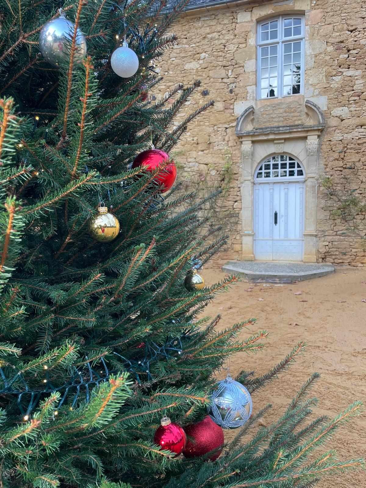 Vacances de Noël, les lutins du Père Noël à Eyrignac