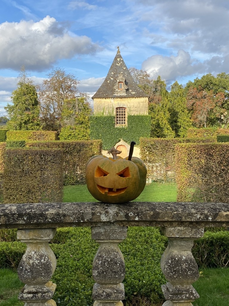 Halloween à Eyrignac : le défi de Carabosse et atelier de la Frousse